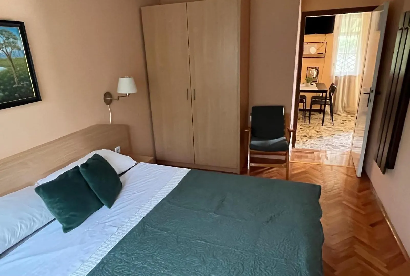 Apartments 梅杜林